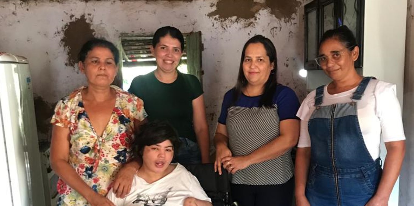 Em visitas aos povoados Três Lagoas e Copaíba, primeira-dama Elane Oliveira promoveu doações de cadeira de rodas, cestas básicas e kit natalidade