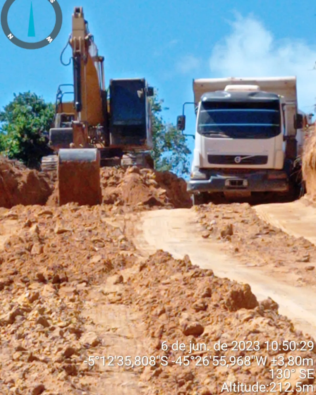 Prefeitura Municipal e Secretaria de Obras realizam melhorias no acesso de vias do Povoado Centro dos Necos
